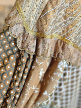 Load image into Gallery viewer, Vintage Leather Jacket (M)