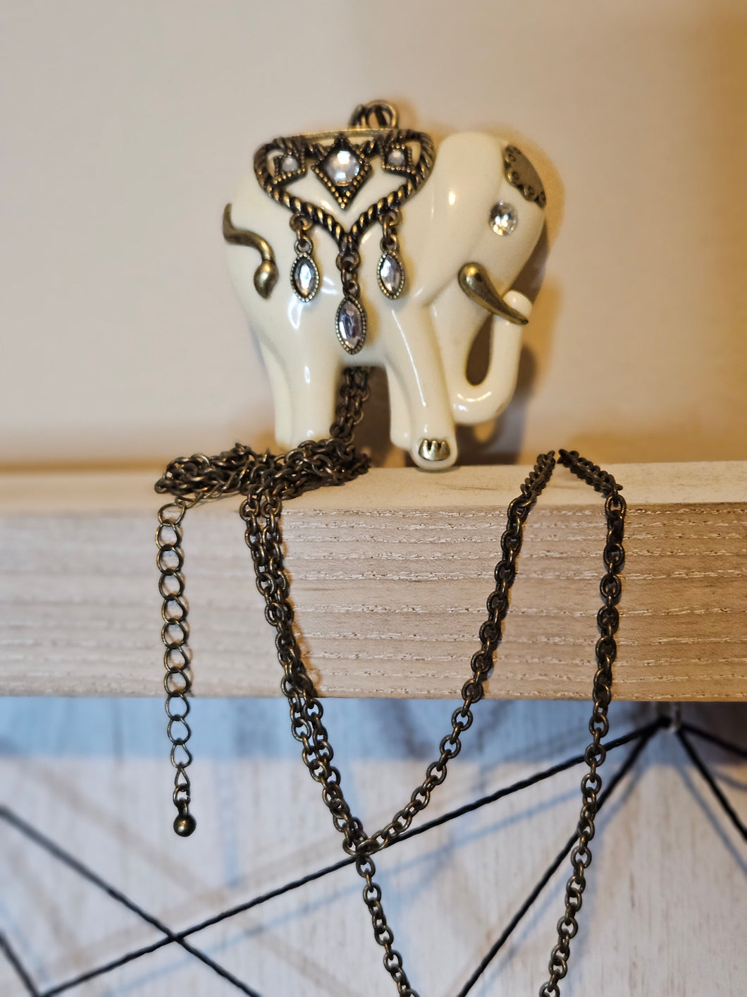 Vgt elephant necklace, Signed NRT