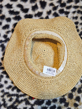 Load image into Gallery viewer, Straw  Floral Hat
