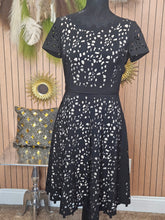 Load image into Gallery viewer, Focus Laser Cut Black/Nude (2)
